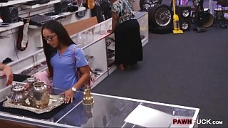 Amateur nurse pussy fucked in the pawnshop to earn money
