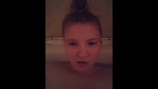 Playing with my pussy in the bath