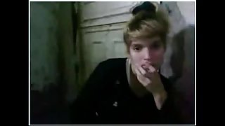 Rica argentina escondida en el water muestra por la web camera