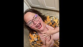 Golden shower after a piss challenge