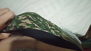 Me hago una paja en casa