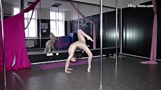 Incredible gymnastics by Tamara Neto with hottest ass