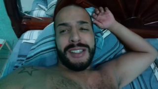 Gozando na punheta e falando putaria