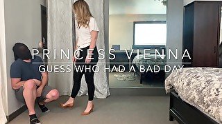 "Guess Who Had A Bad Day!" - Princess Vienna (Full Clip: 25m)