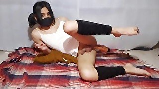 Femboy disfrutando de dildo a solas