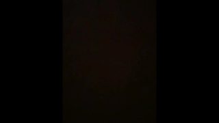 madura italiana bagna tutto il pavimento 