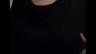 Как вам моя миниатюрная грудь?ц