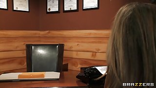 Doctor Adventures: Veronica Loves to Play Doctor