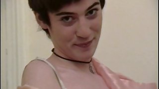 Vintage clip of hot tramp toying her slit