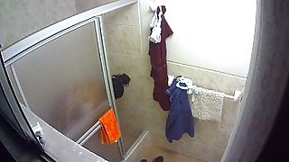 PERU - Mi empleada dom&eacute_stica ba&ntilde_andose