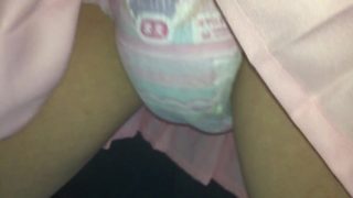 022 いっぱいおしっこしたおむつとスカートを履いてオナニー！2