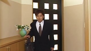 The mom who scolds a boy