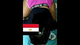 شرموطة حلوة نكتها من كسها وقدفت لبن جو كسها