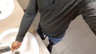 SIKAT NA PINOY CELEBRITY - Pissing after Holding it in all Day