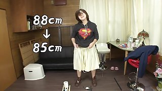 Subtitled Japanese amateur pee desperation failure in HD