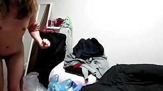 18才大学生1人暮らしの家にお邪魔して生ハメ撮り口内発射