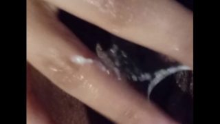 Fingering my pussy and rubbing my clit til I cum