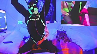 @SexyNeon Kitty Making Screwme-Doo Ride pt2