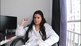 Mi hermanastra demuestra a toda la universidad que no es lesbiana - porno en español