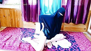 Cute Arab Babe Trained Erotic To Stretch Her Pussy