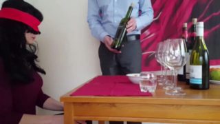 Wein Ratespiel endet mit Sperma