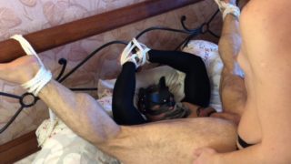 ПРИВЯЗАЛА МУЖА К КРОВАТИ И ТРАХНУЛА