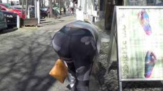 Candid Big Booty - teen in Super Tight Leggings