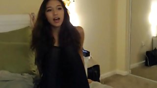 Hot Asian Teen Babe Loves to Masturbate on Cam