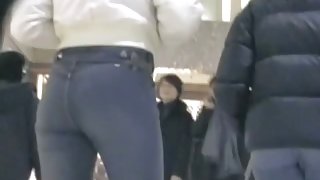 Hot ass in jeans on candid street video