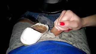 hot handjob and flats toes mmmm