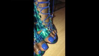 Sexy Feet & Pretty Blue Toes in Blue&Greenish Lace Up Heels 