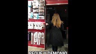 DE VACACIONES EN BARCELONA. INCREIBLE GLORYHOLE