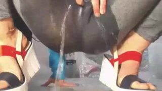 Squirting too much in my yoga pants